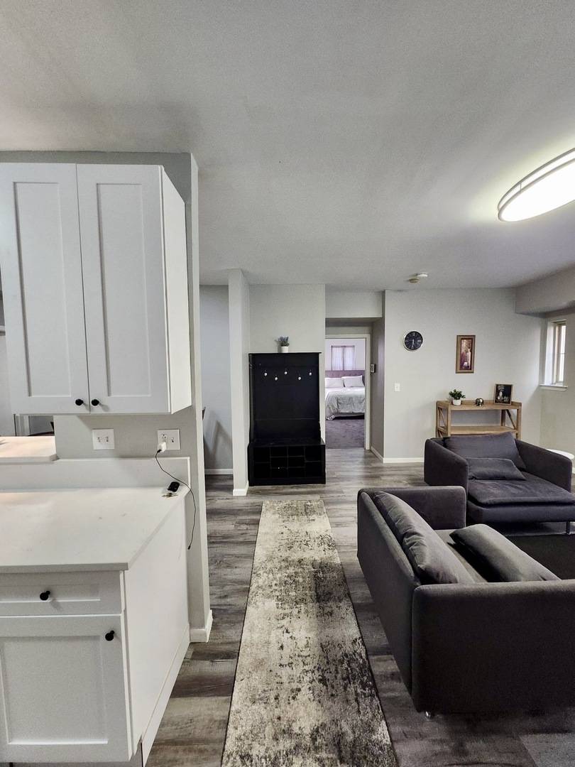 2315 E 70th PL #213, Chicago, IL 60649