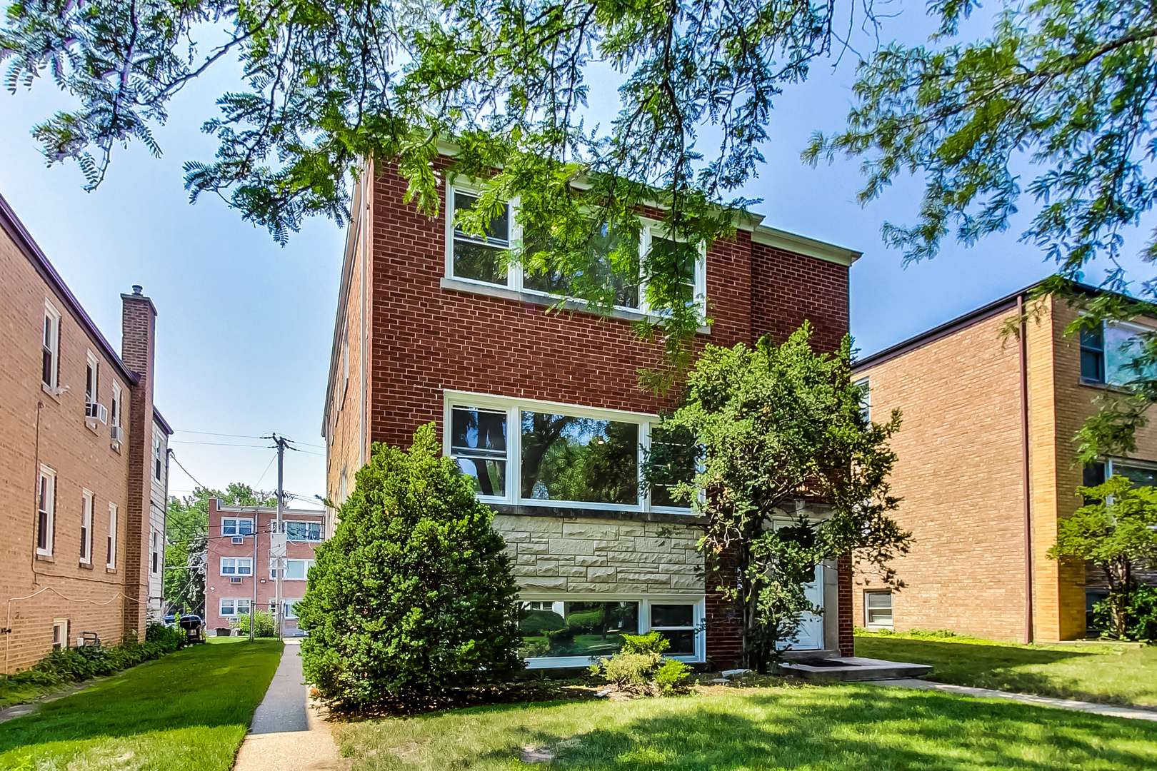 4821 Crain ST #1, Skokie, IL 60077