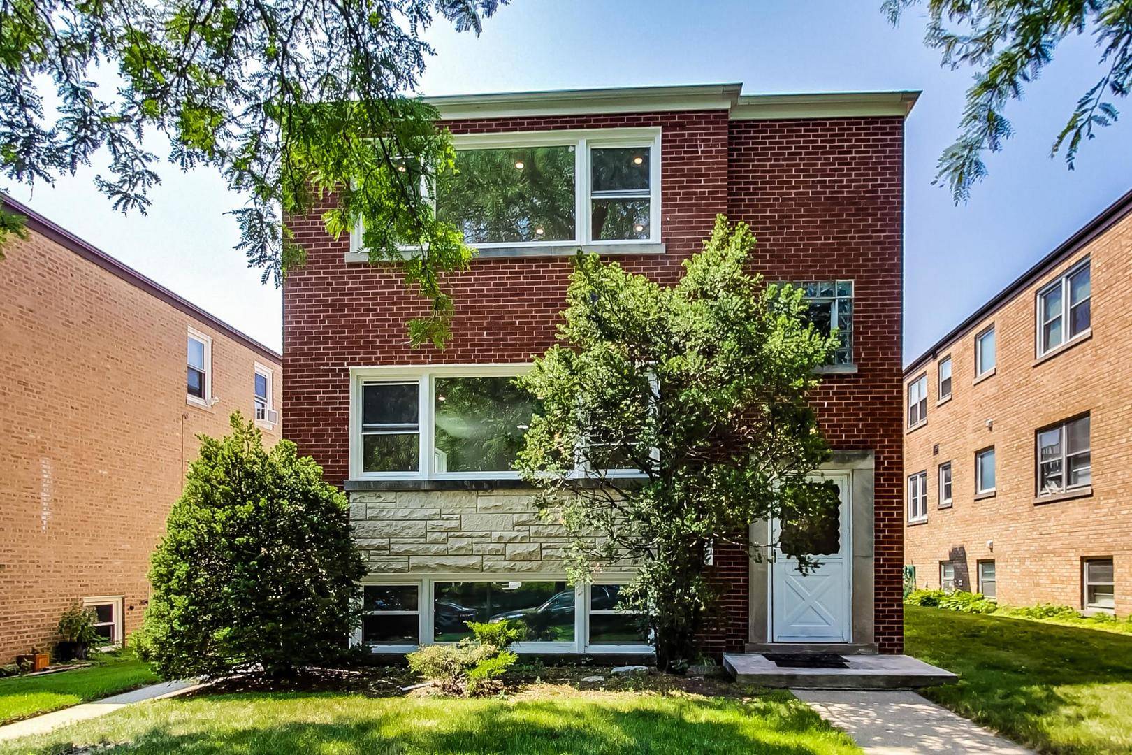 4821 Crain ST #1, Skokie, IL 60077
