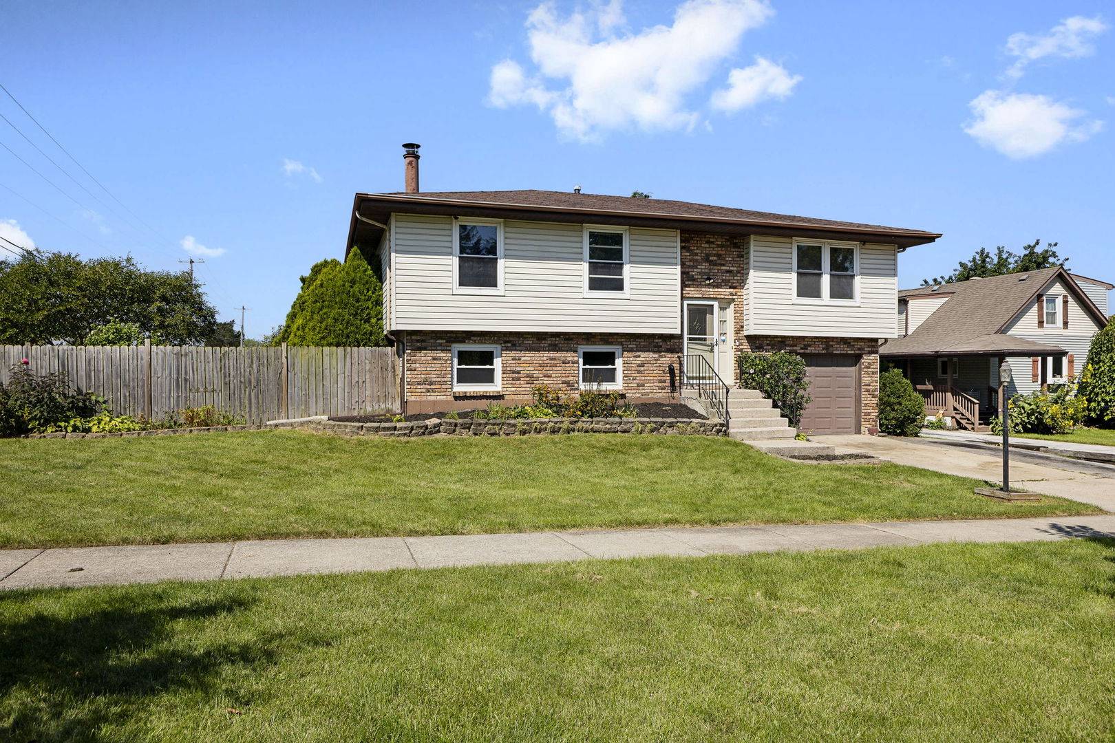 15642 Latrobe AVE, Oak Forest, IL 60452