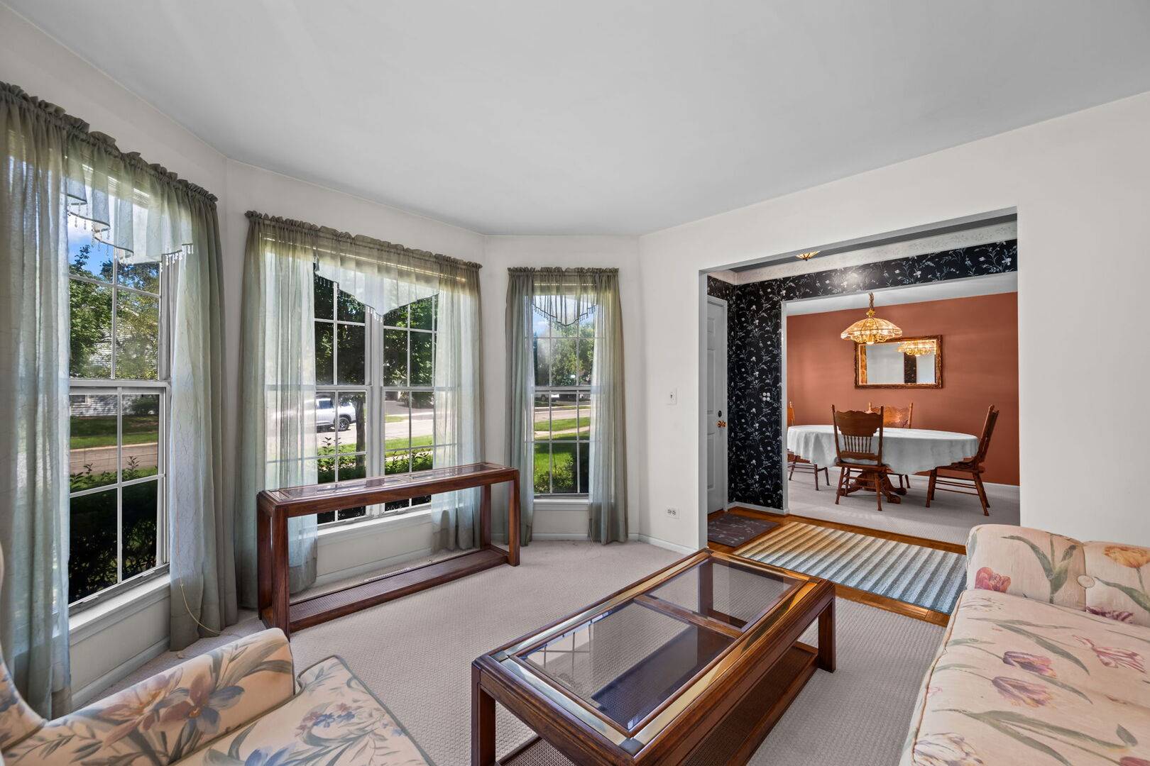 1343 Ridgefield CIR, Carol Stream, IL 60188