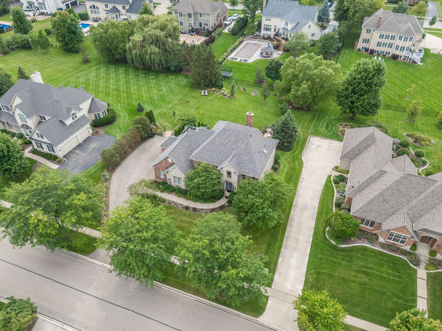 4135 River Ridge DR, St. Charles, IL 60175