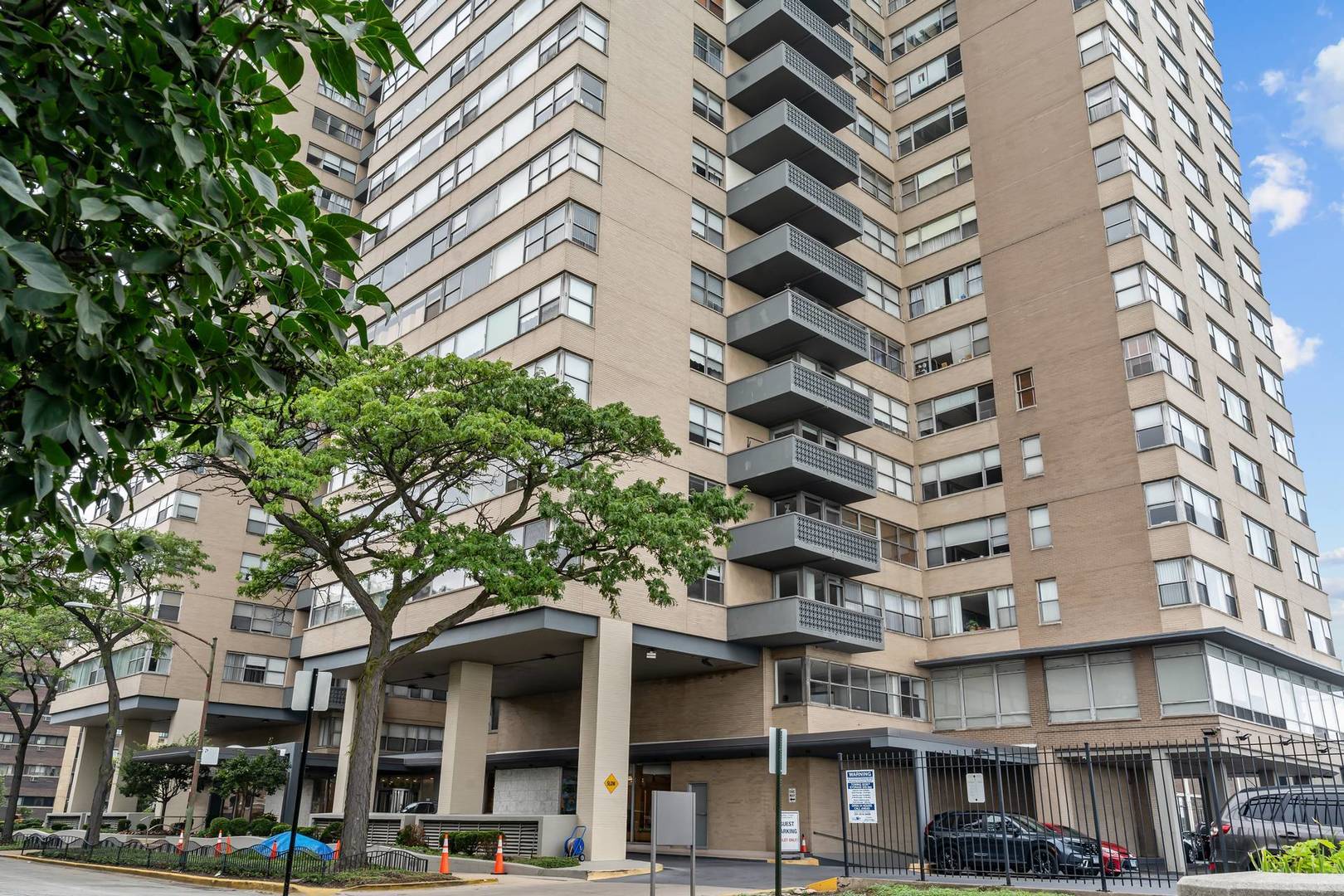 6301 N Sheridan RD #11N, Chicago, IL 60660