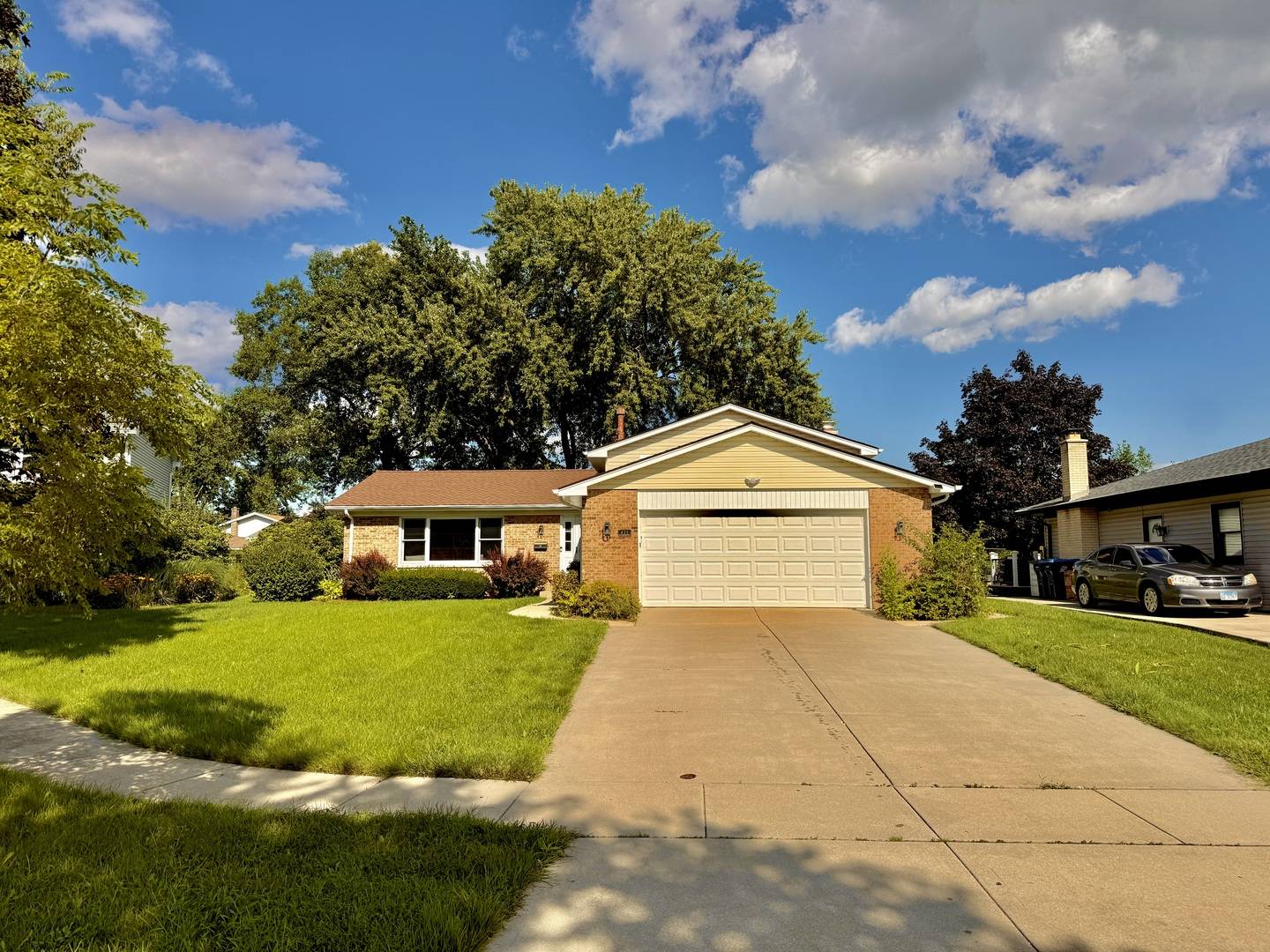 411 Sequoia CT, Schaumburg, IL 60193