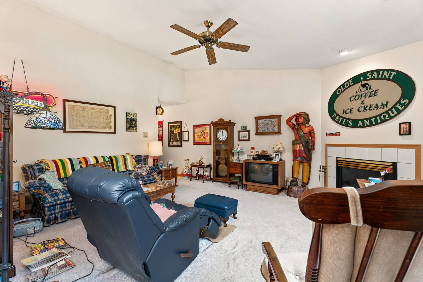 340 Loyola DR #D, Elgin, IL 60123