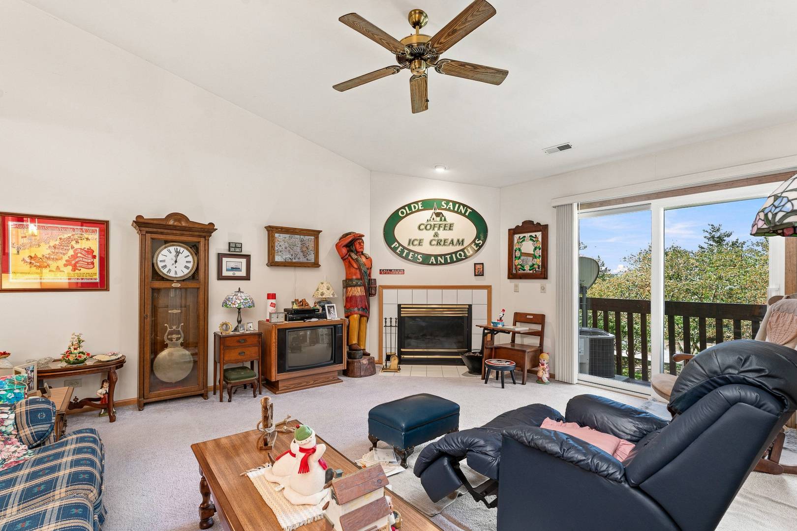 340 Loyola DR #D, Elgin, IL 60123