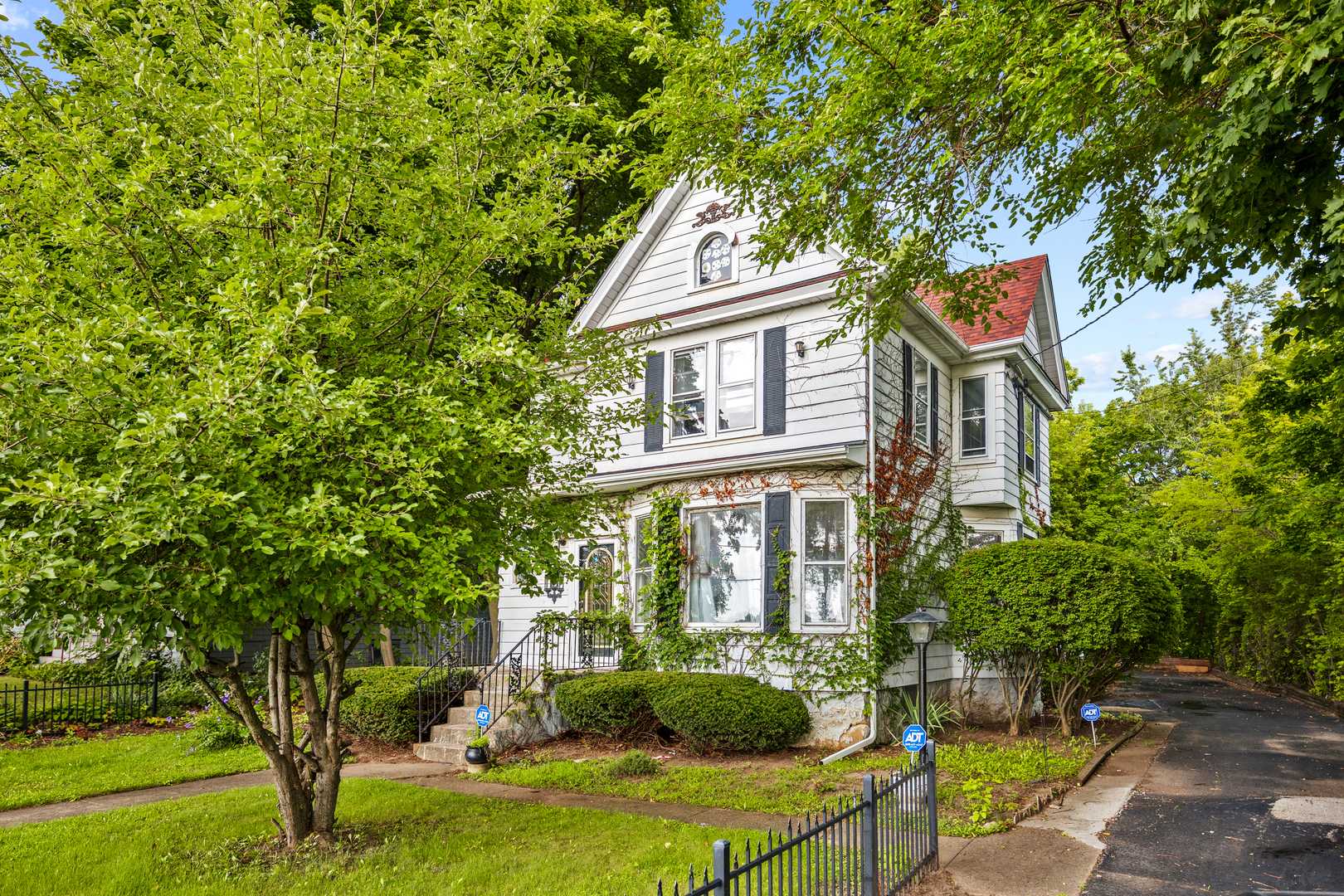 526 W South ST, Woodstock, IL 60098