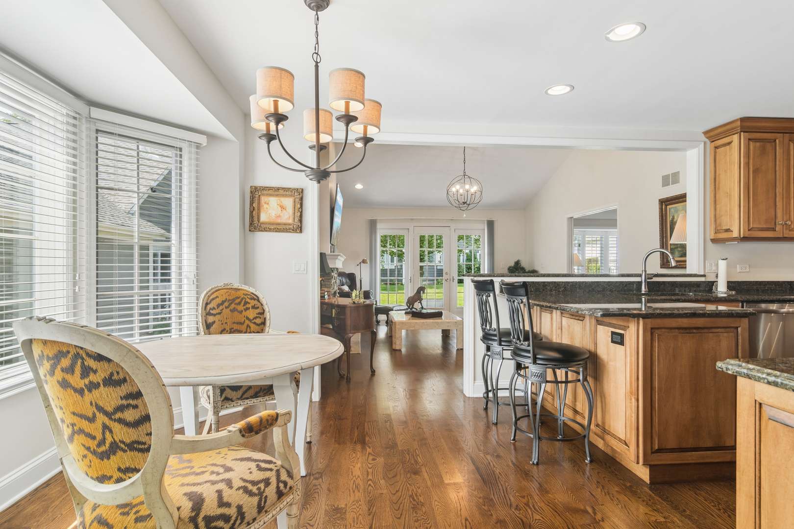 55 Brodick LN, Inverness, IL 60067