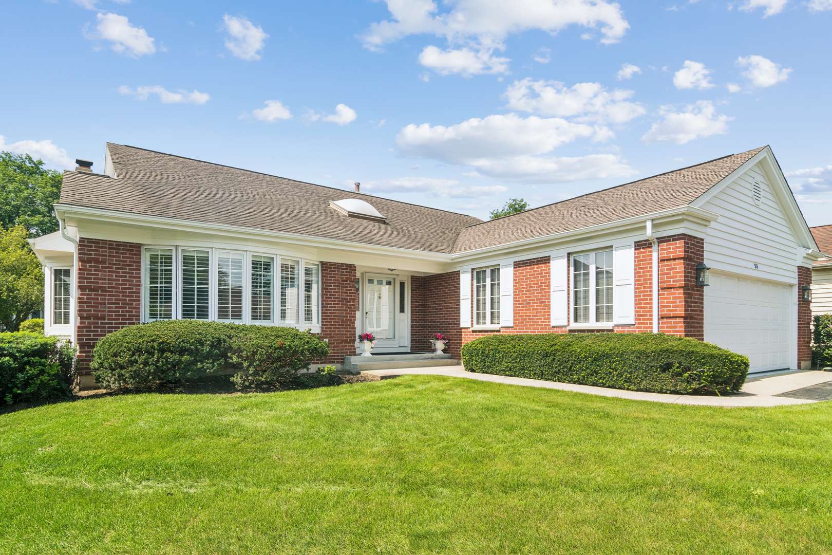 55 Brodick LN, Inverness, IL 60067