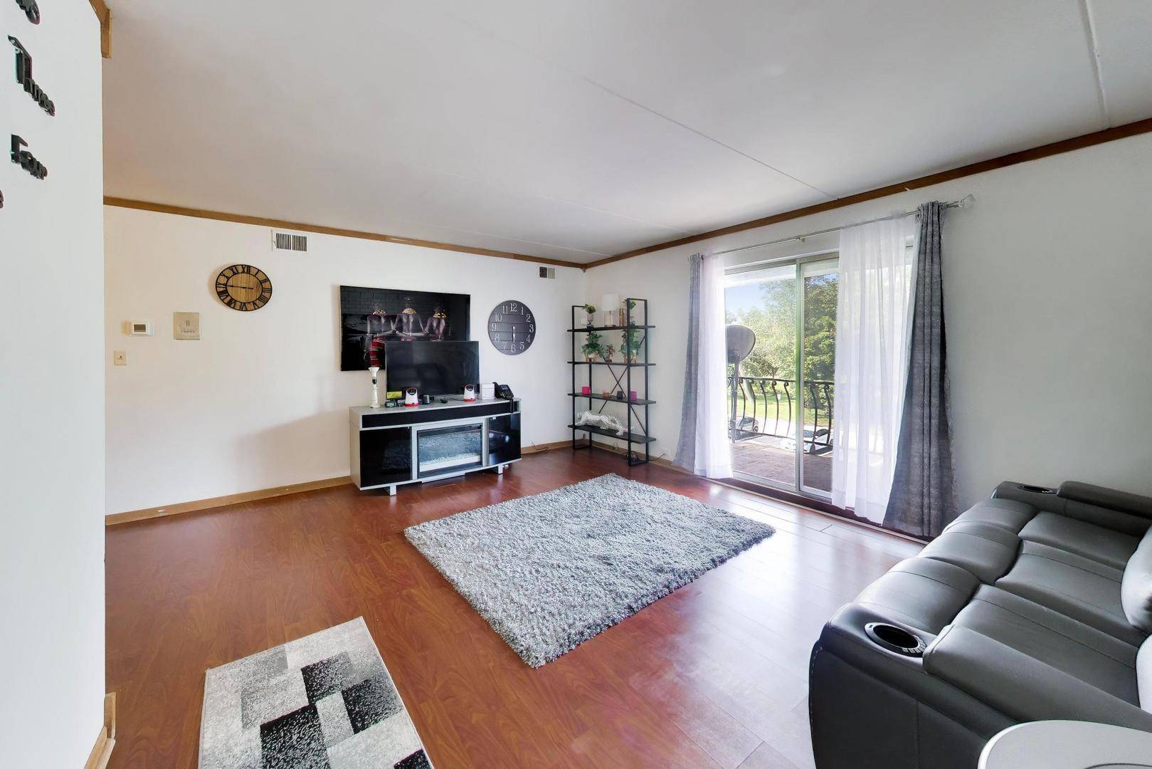 17005 Albany AVE #202, Hazel Crest, IL 60429