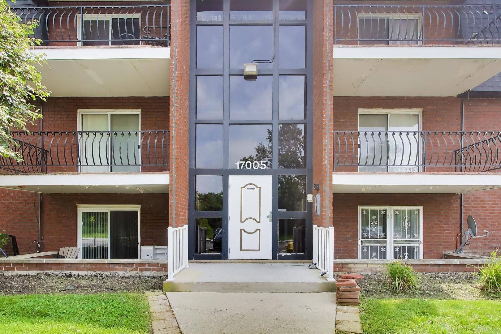 17005 Albany AVE #202, Hazel Crest, IL 60429
