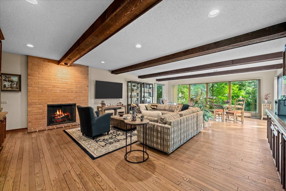 890 Dryden LN, Highland Park, IL 60035