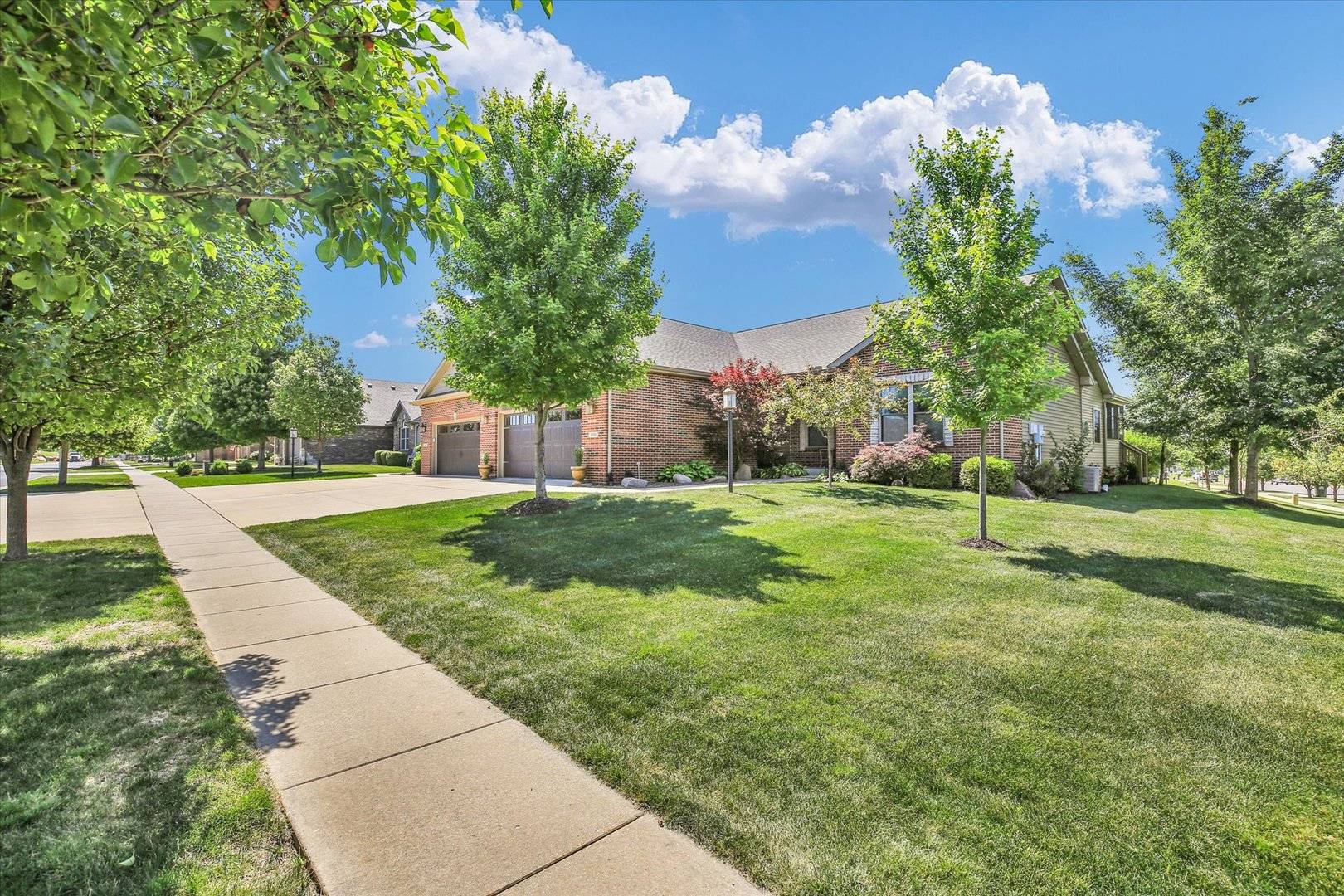 1601 Delane DR, Mahomet, IL 61853