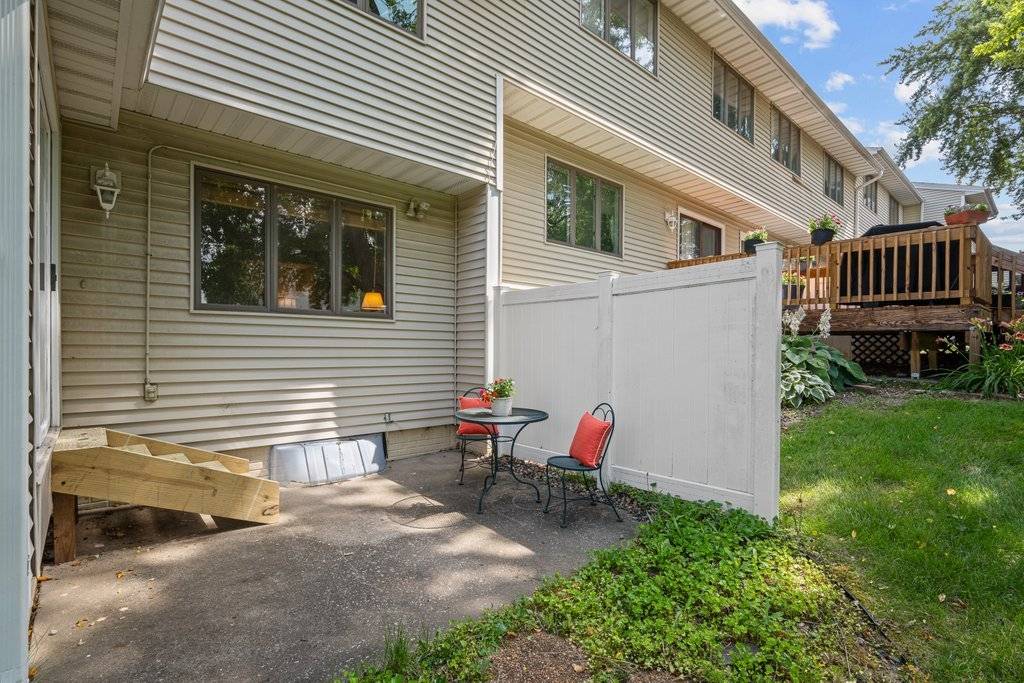 3283 Johnathan AVE #3283, Bettendorf, IA 52722