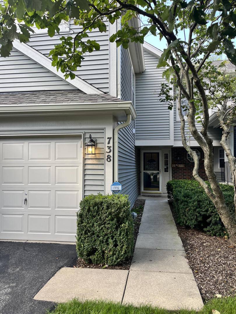 738 Shady Oaks CT, Elgin, IL 60120