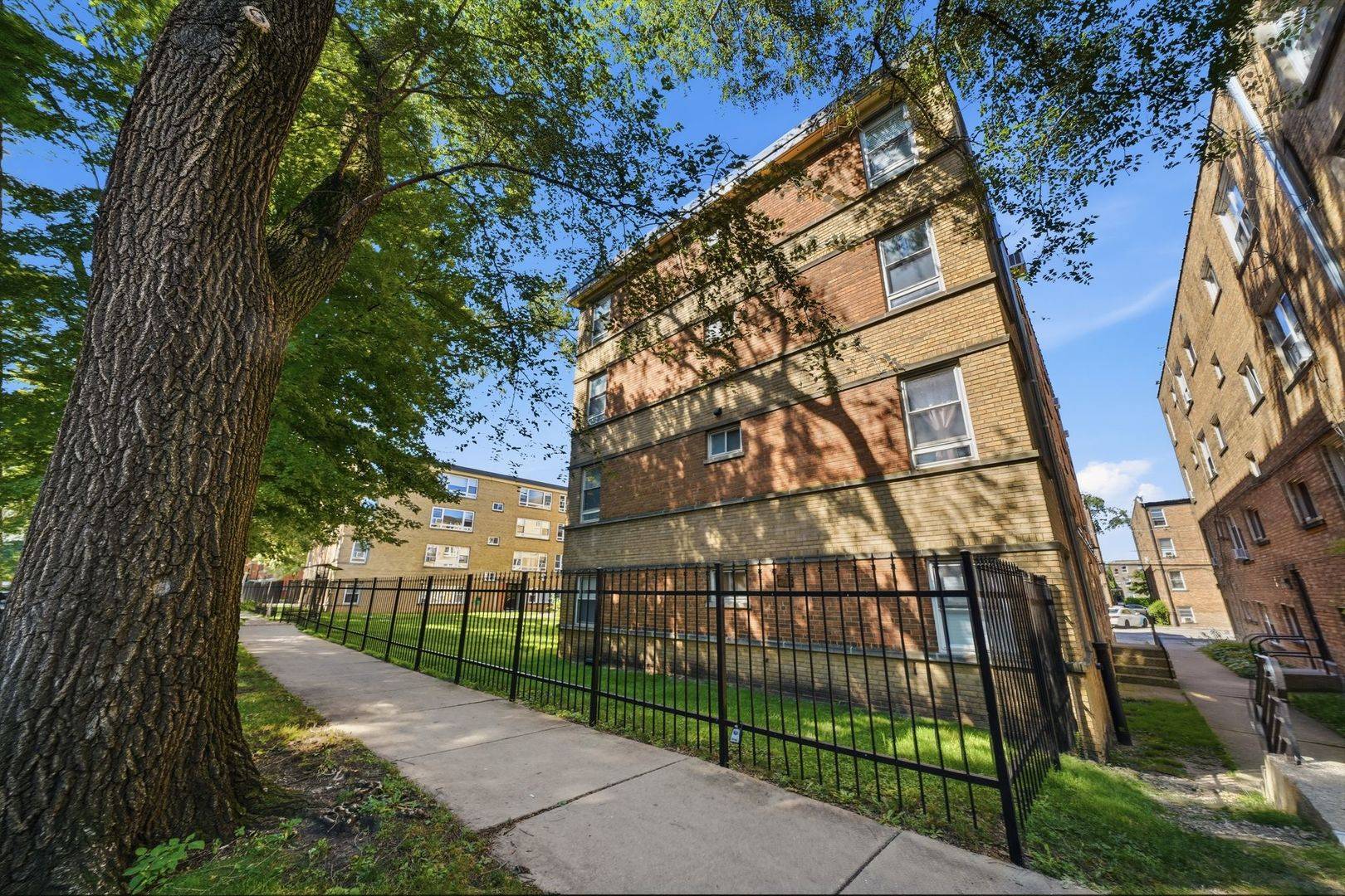 6112 N DAMEN AVE #2, Chicago, IL 60659