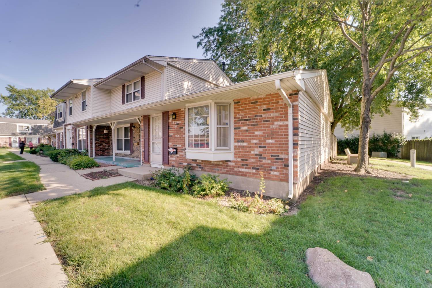 1409 Tinnerella AVE #1409, Streamwood, IL 60107