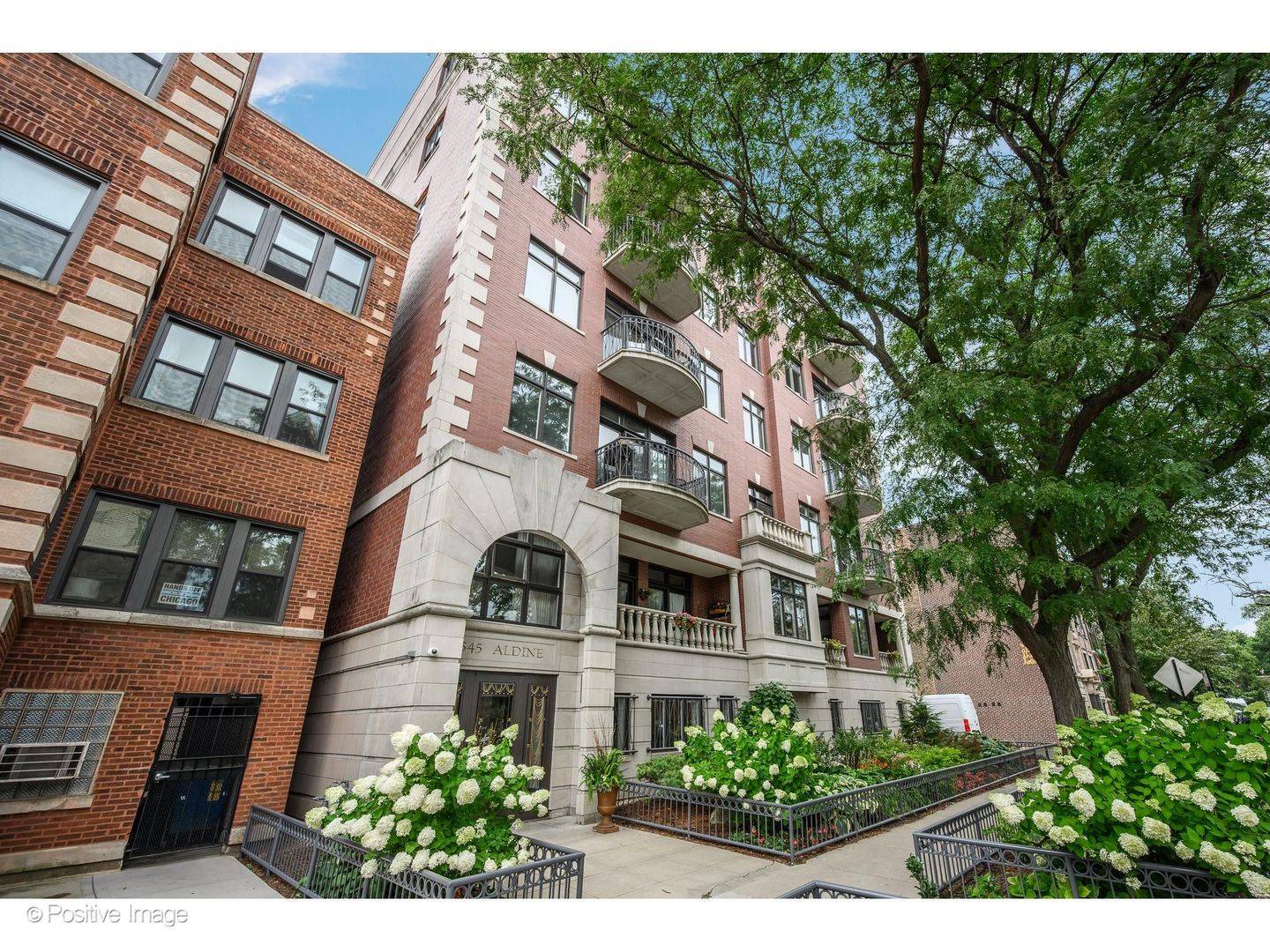 545 W Aldine AVE #6E, Chicago, IL 60657