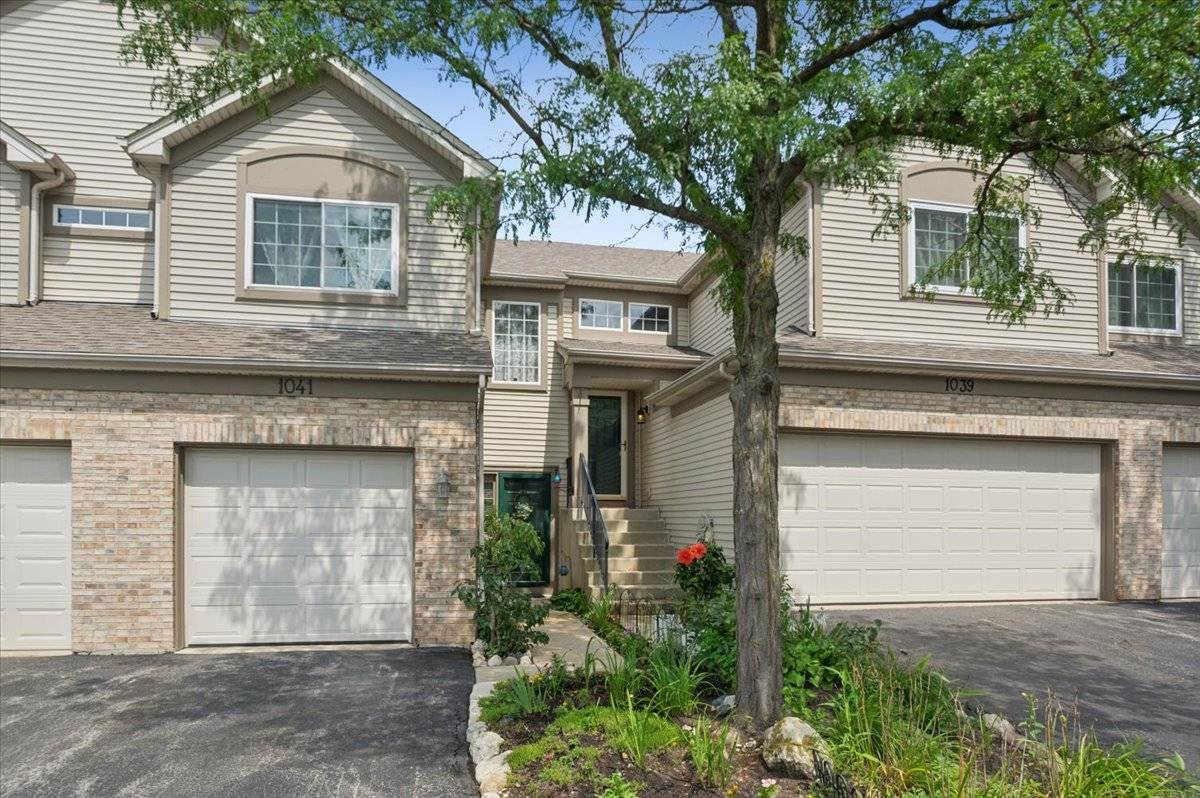 1041 PARK HILL CIR #1041, Aurora, IL 60502