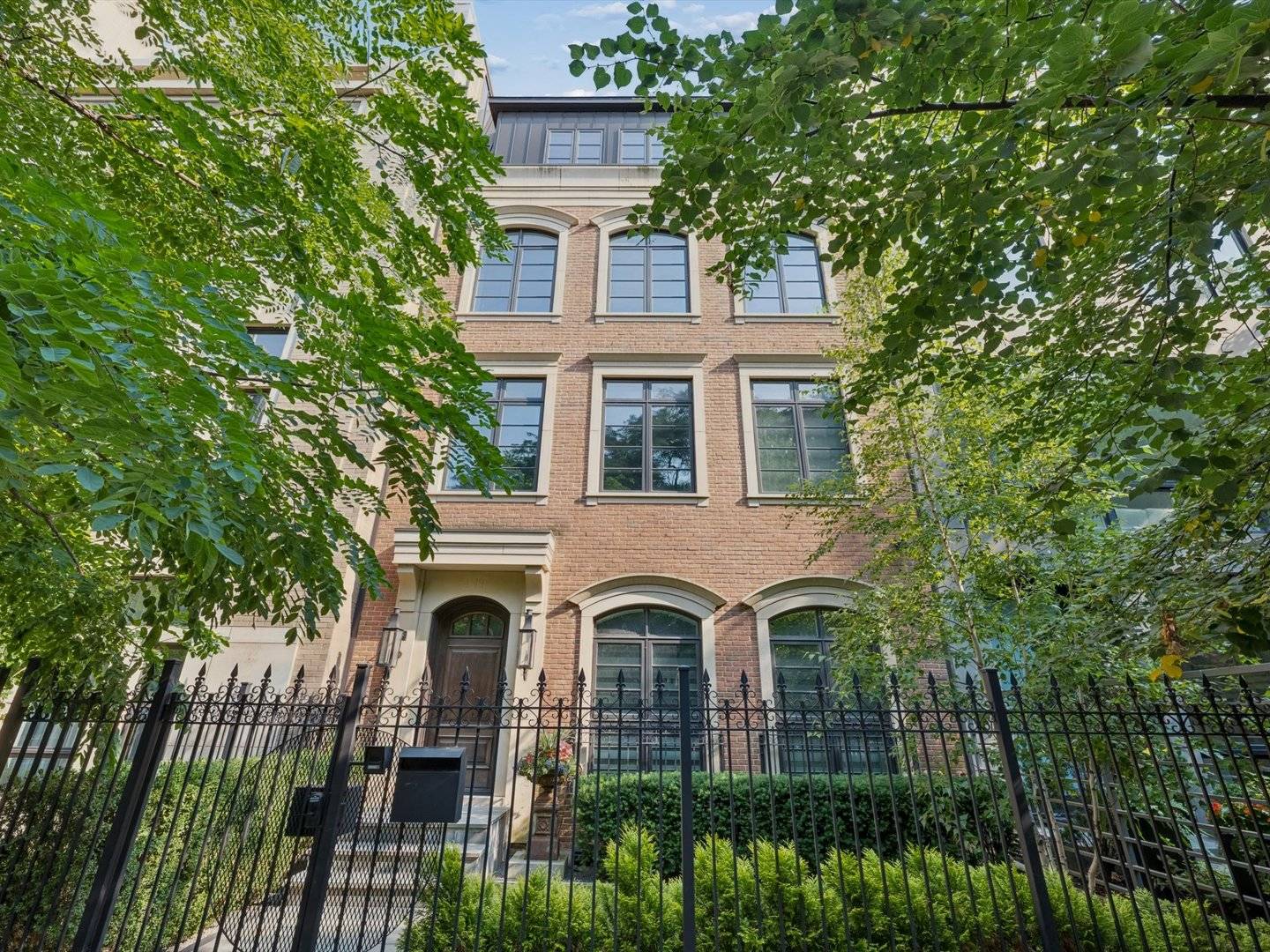 441 W Deming PL, Chicago, IL 60614