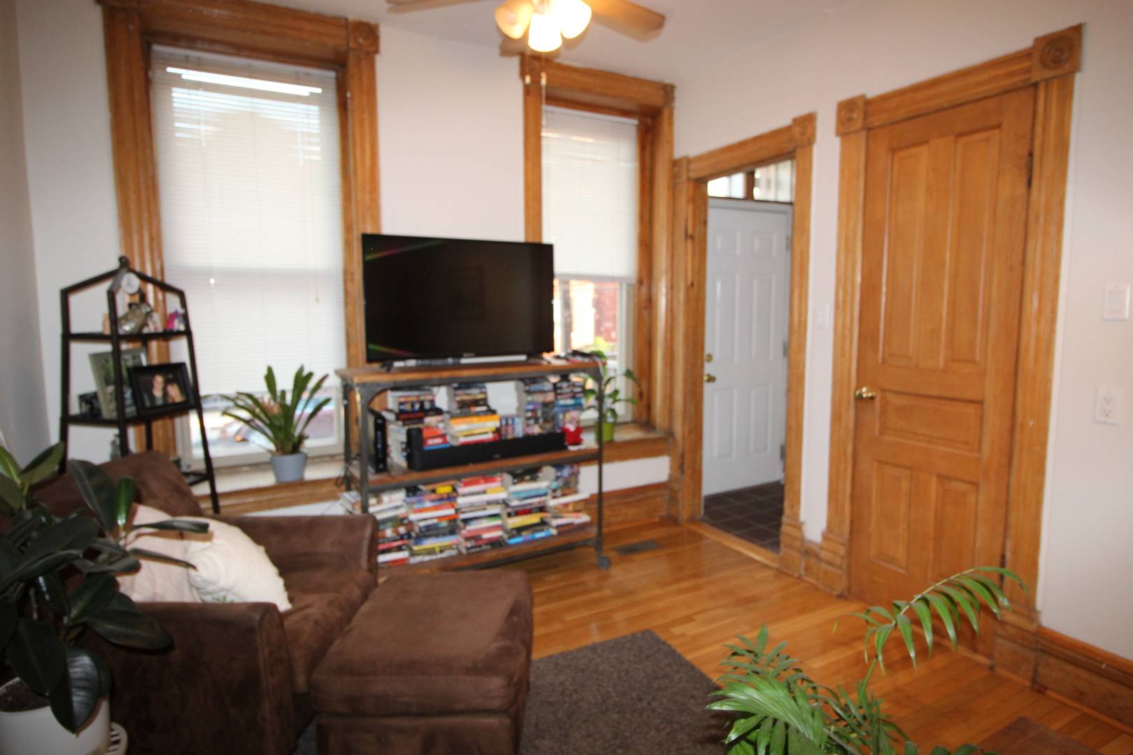 1736 W Beach AVE, Chicago, IL 60622