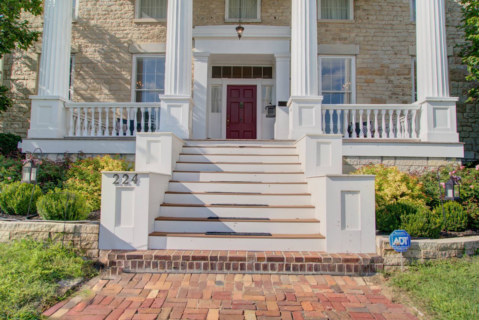 224 E 6th ST, Davenport, IA 52803