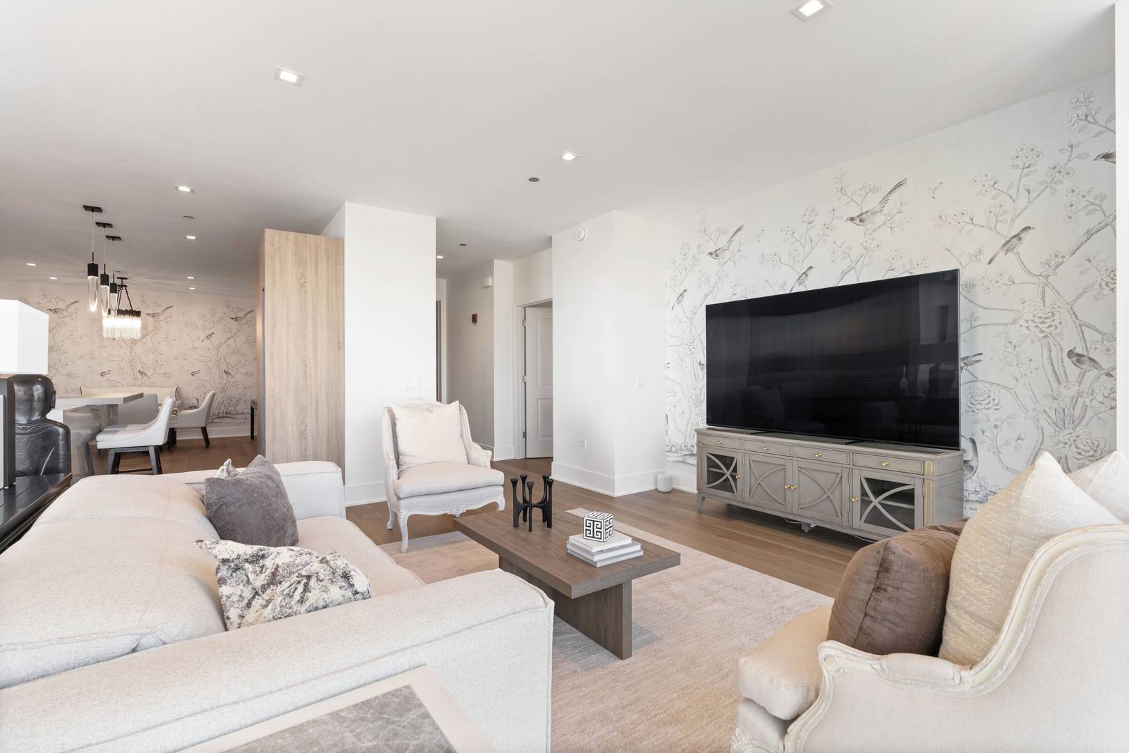 363 E Wacker DR #2106, Chicago, IL 60601