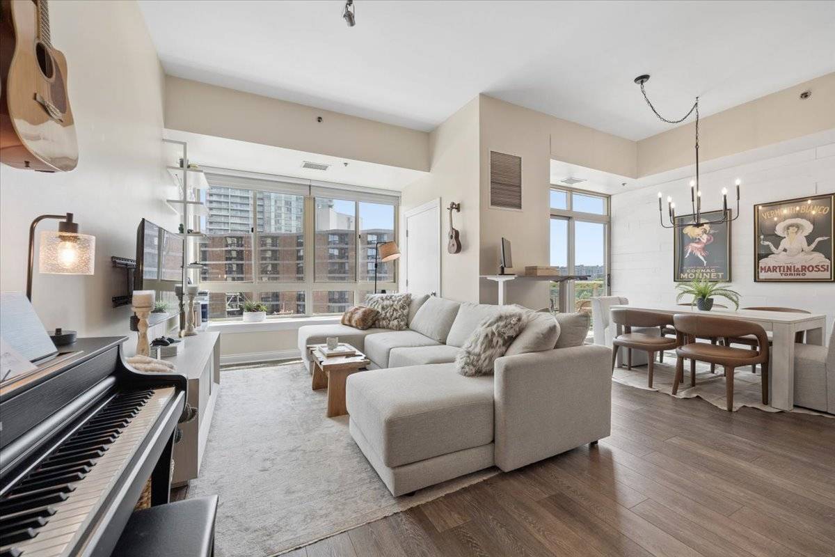 230 W Division ST #602, Chicago, IL 60610