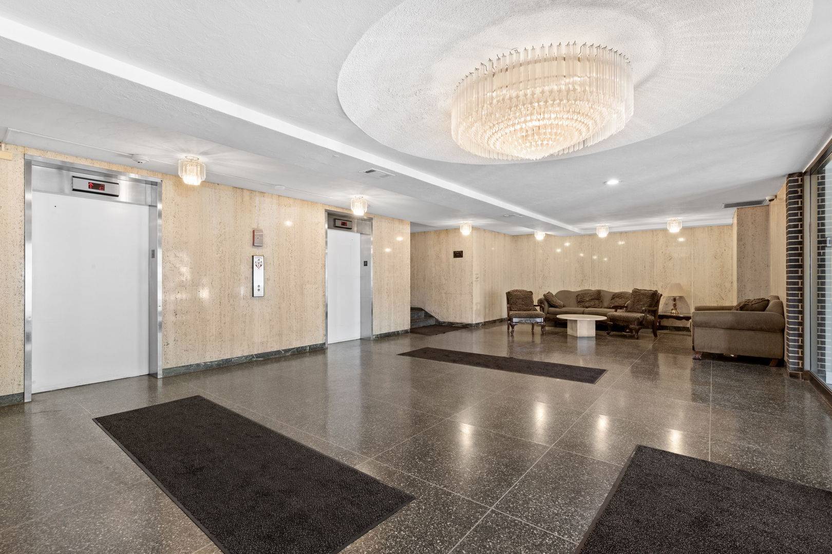 6800 N California AVE #4L, Chicago, IL 60645