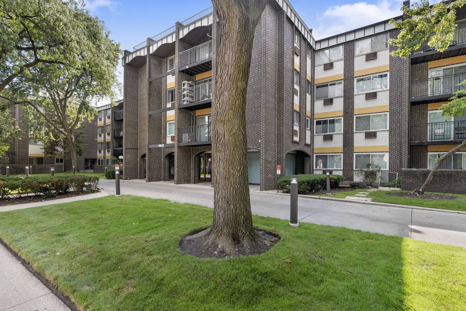 6800 N California AVE #4L, Chicago, IL 60645