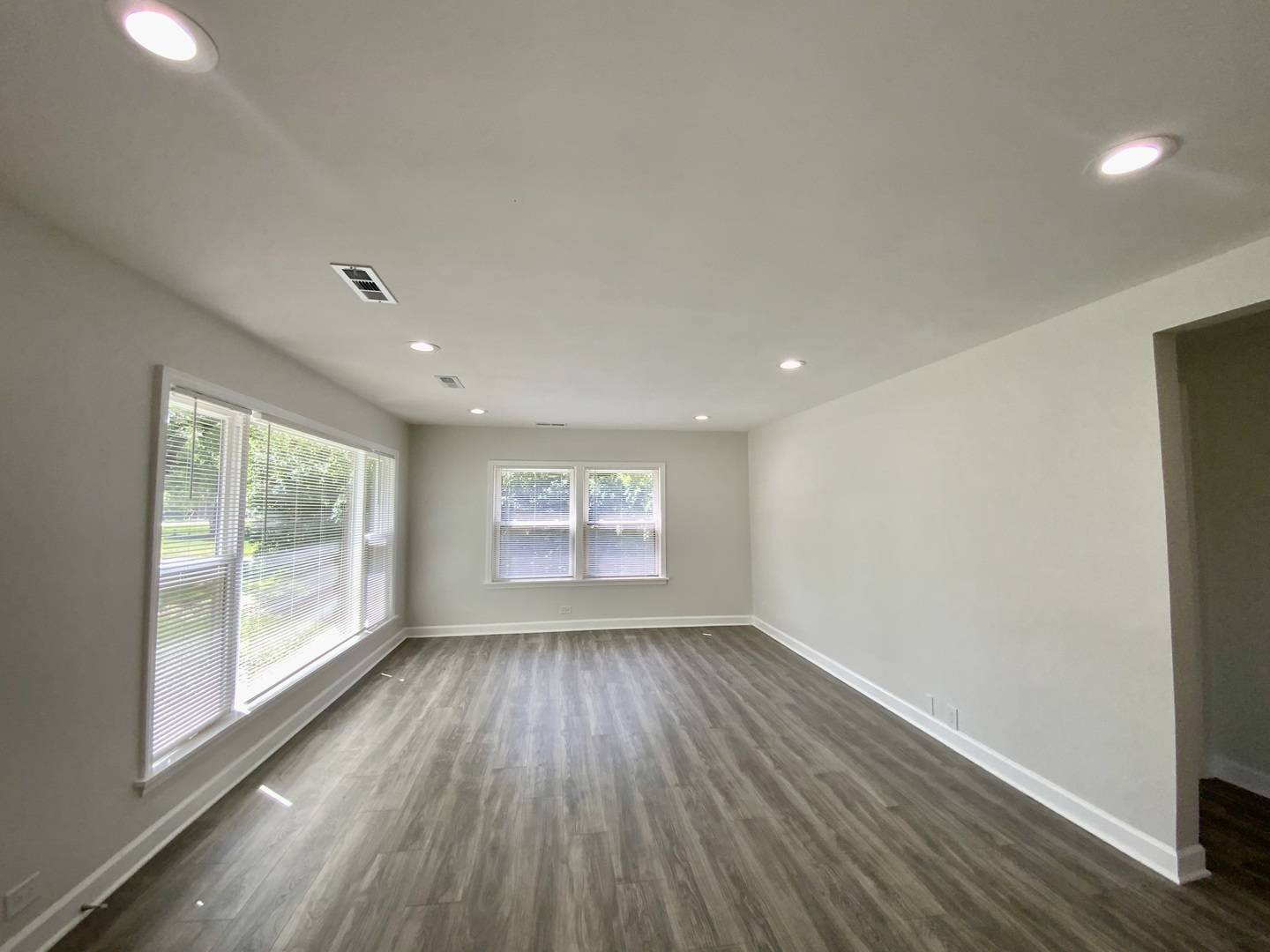 340 Sanders RD, Northbrook, IL 60062