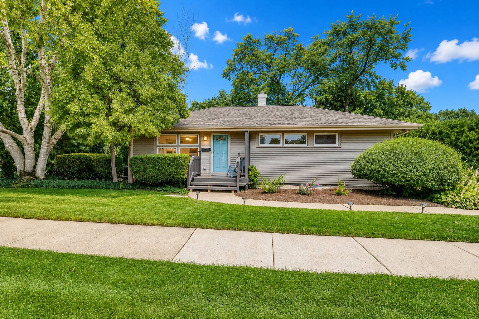 520 S Beverly ST, Wheaton, IL 60187