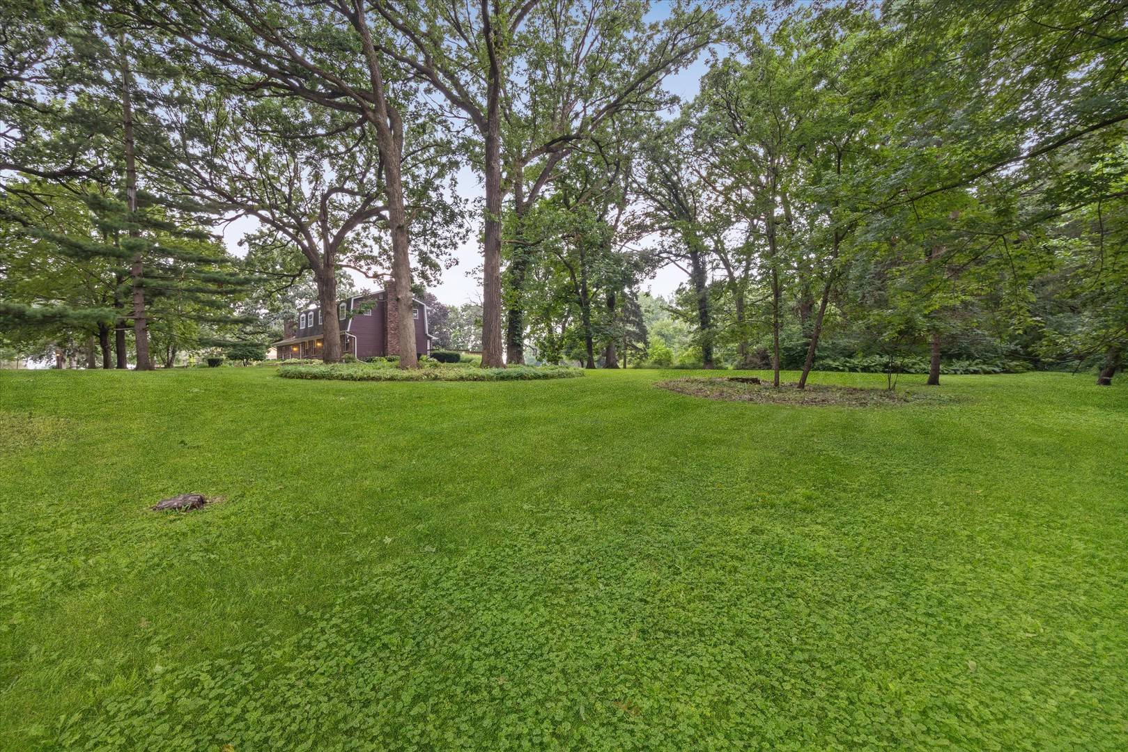 2s730 White Oak LN, Batavia, IL 60510