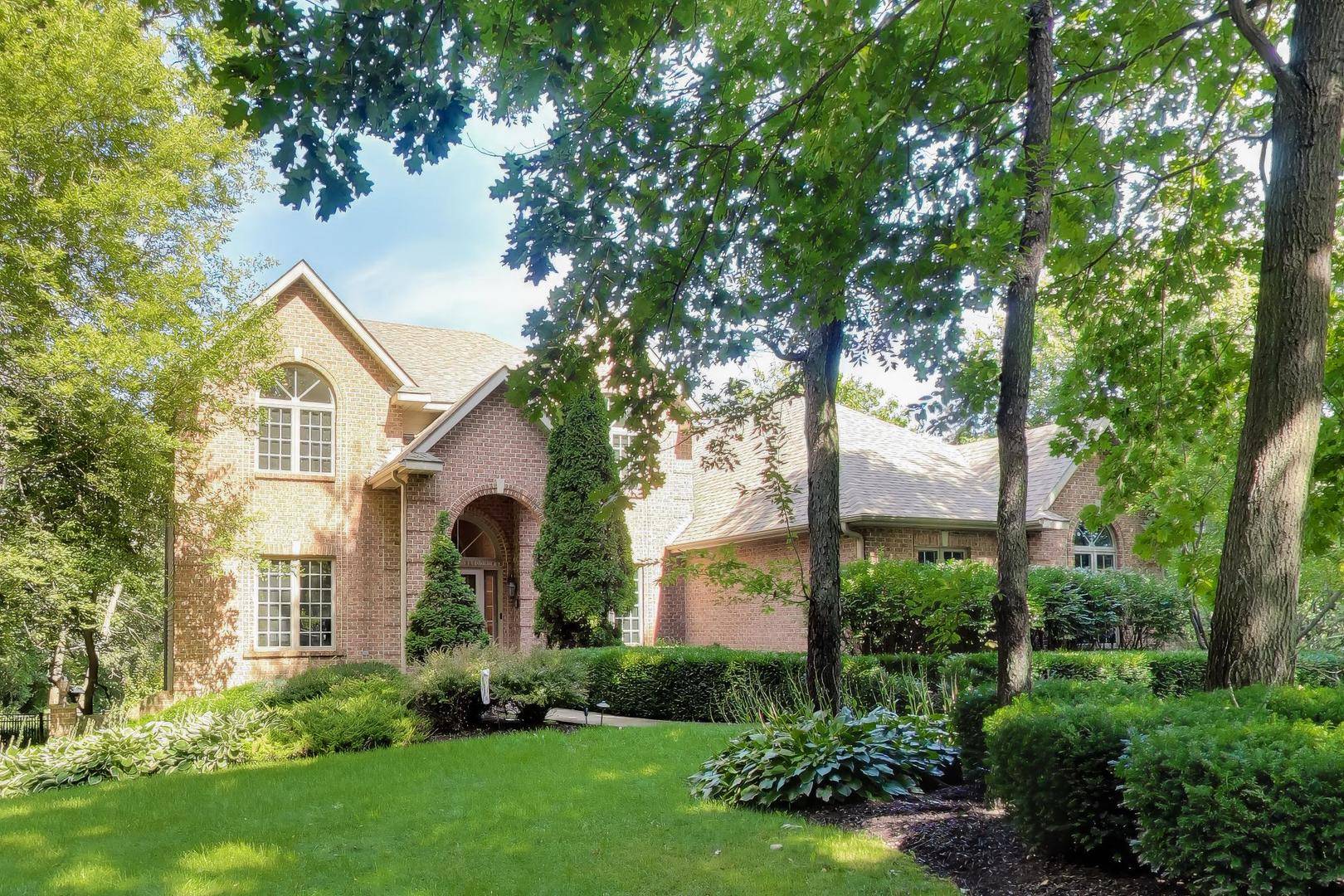3314 Cardinal LN, Spring Grove, IL 60081
