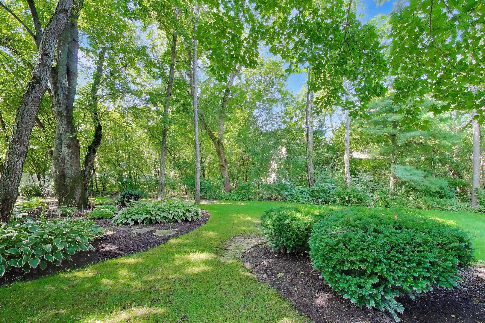 3314 Cardinal LN, Spring Grove, IL 60081