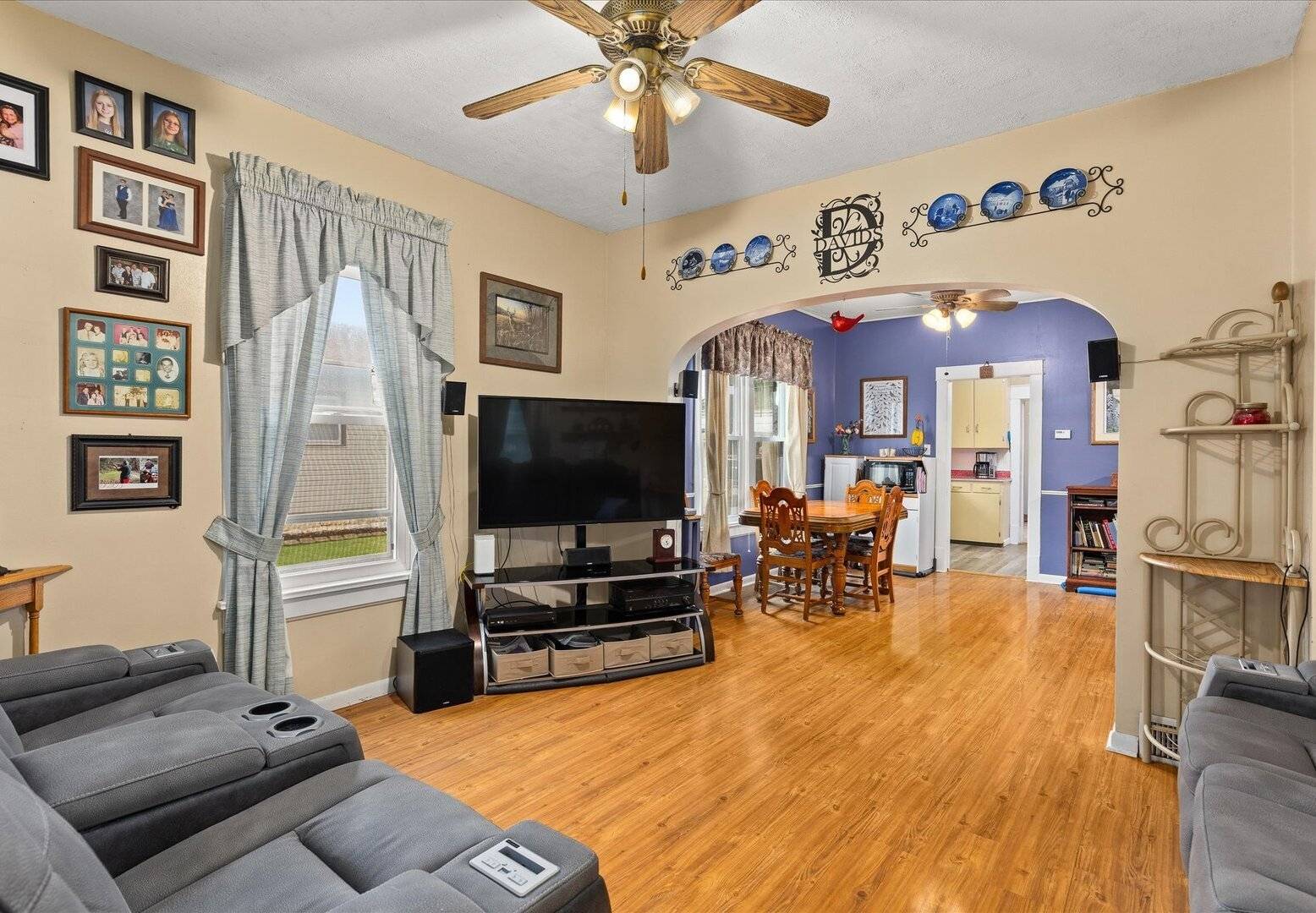 832 E Jefferson ST, Morris, IL 60450