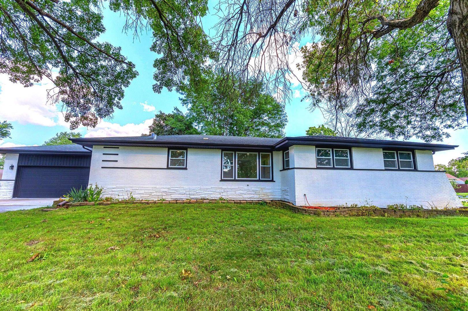 15725 New England AVE, Tinley Park, IL 60477