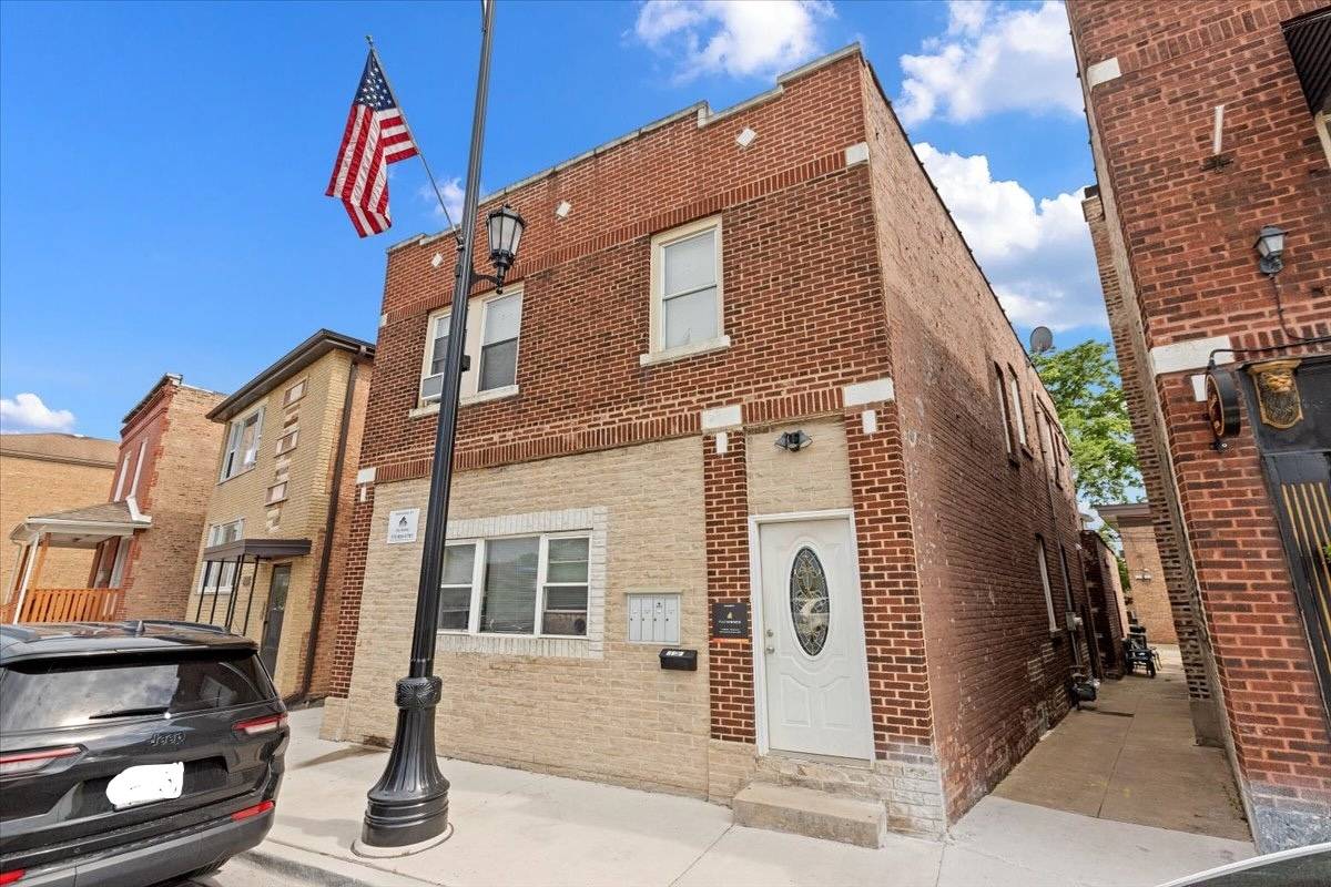 7136 Windsor AVE #2R, Berwyn, IL 60402