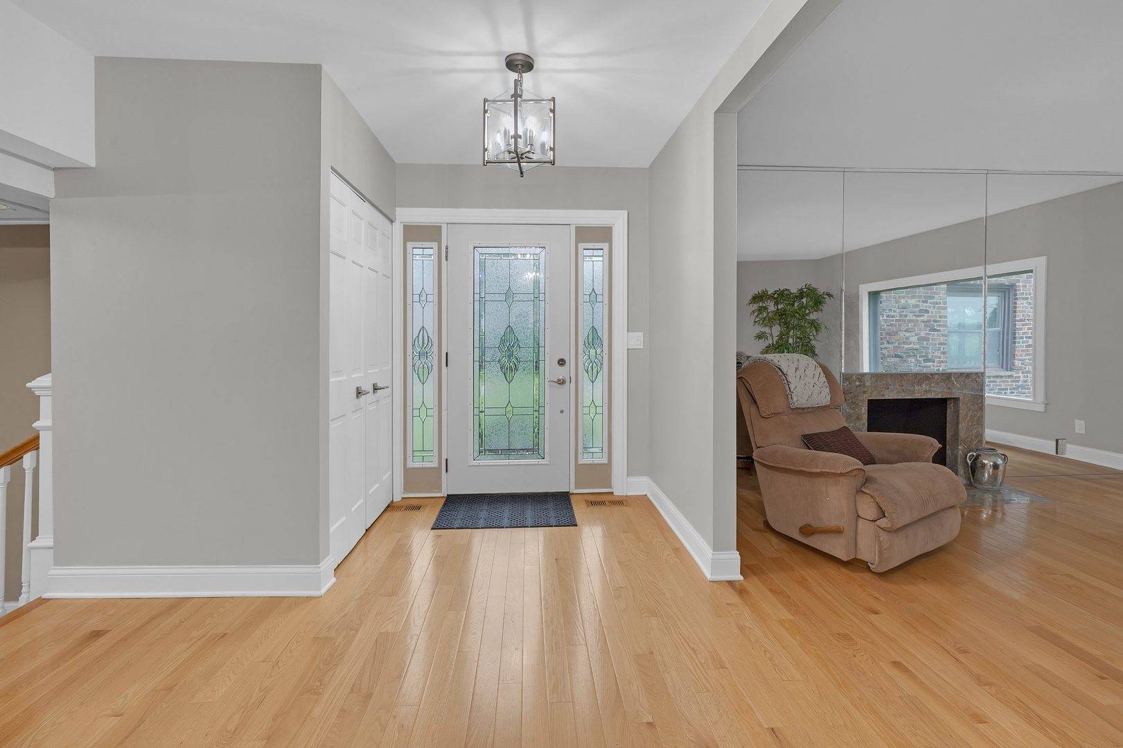 2330 Coach RD, Long Grove, IL 60047