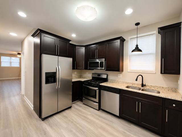 4415 S Sawyer AVE #2, Chicago, IL 60632