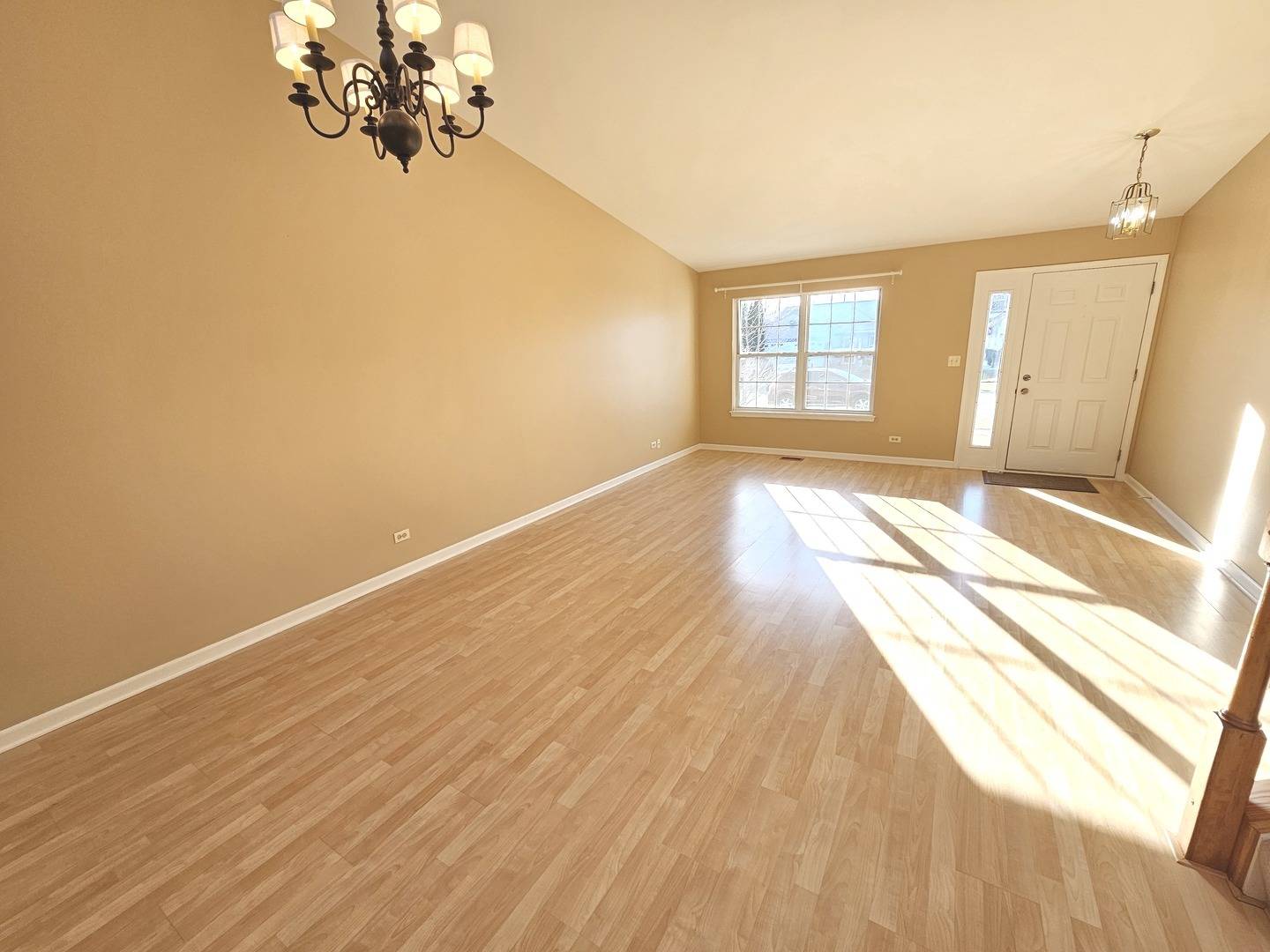 2315 N MEADOWS LN #2315, Round Lake Beach, IL 60073