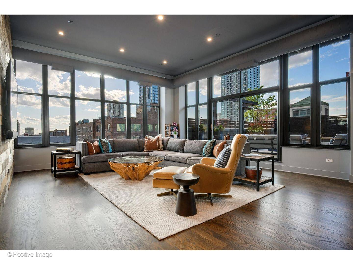333 W Hubbard ST #701, Chicago, IL 60654