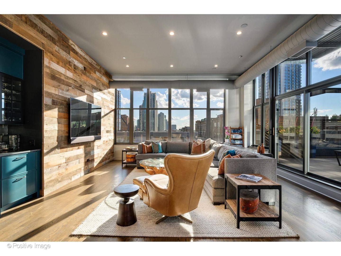 333 W Hubbard ST #701, Chicago, IL 60654
