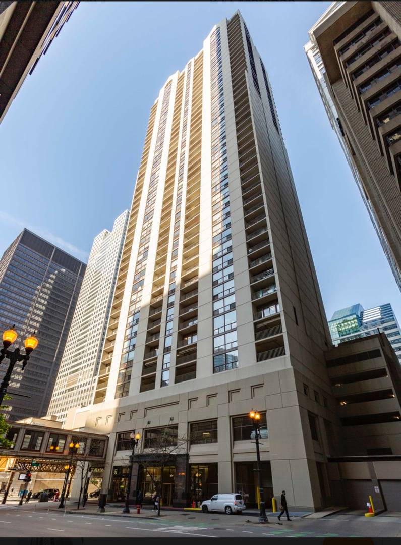 200 N Dearborn ST #3605, Chicago, IL 60601