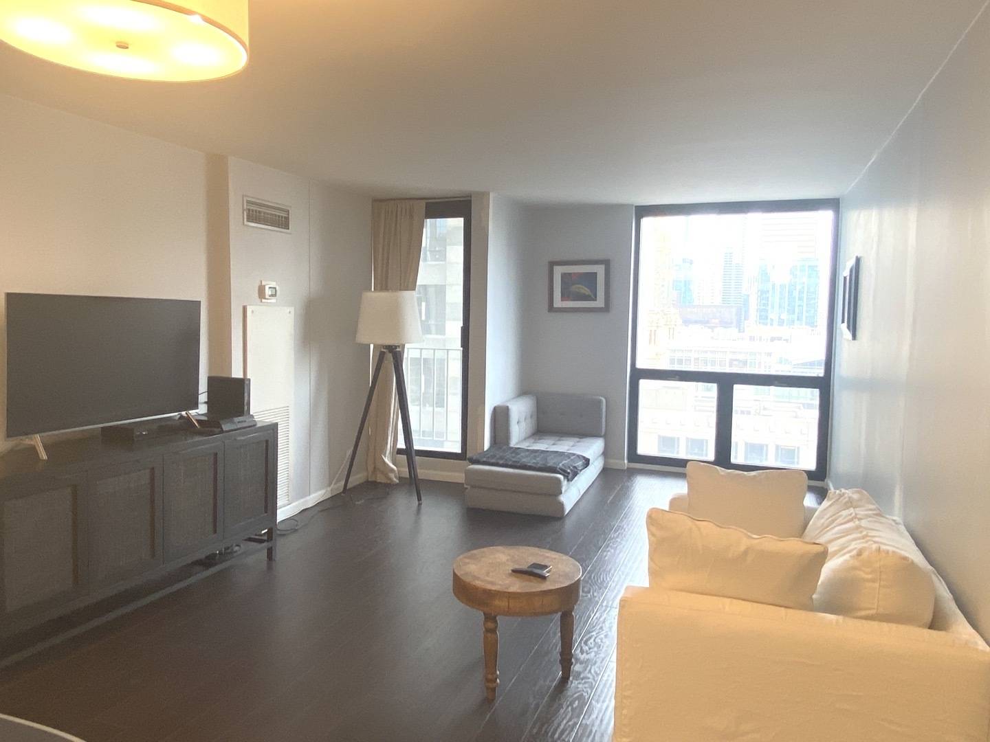 200 N Dearborn ST #3605, Chicago, IL 60601