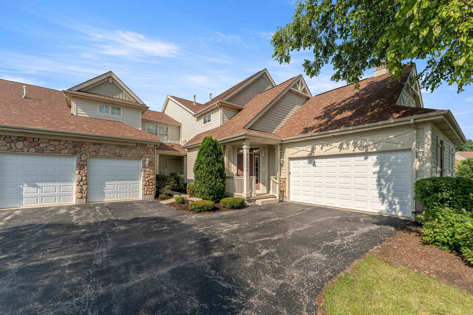 21332 Windy Hill DR, Frankfort, IL 60423