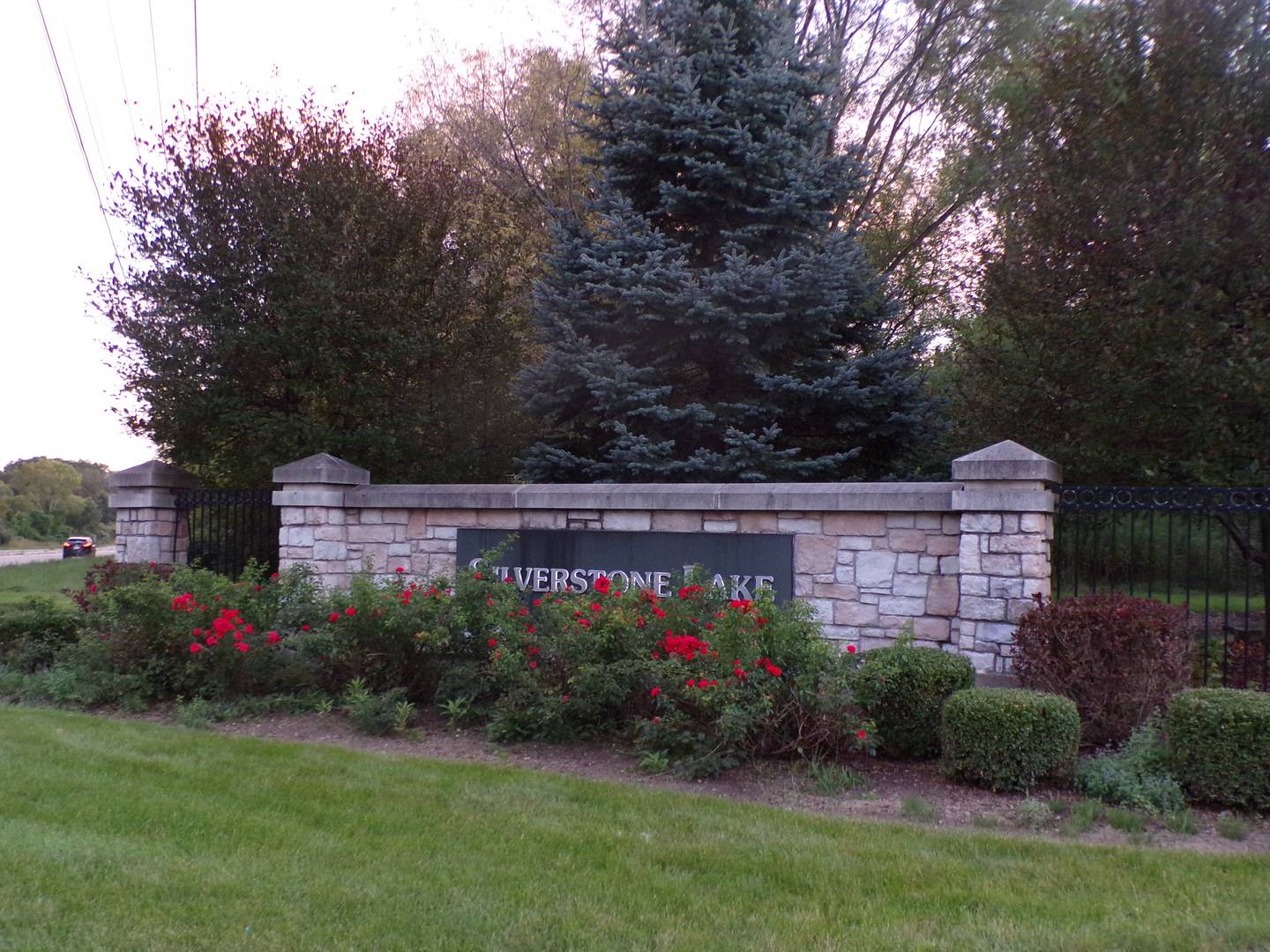 2096 Limestone LN, Carpentersville, IL 60110