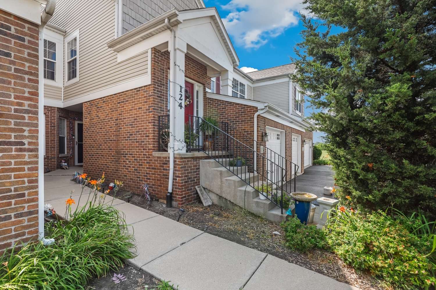 124 Andrew Taras CT #2D, Joliet, IL 60435