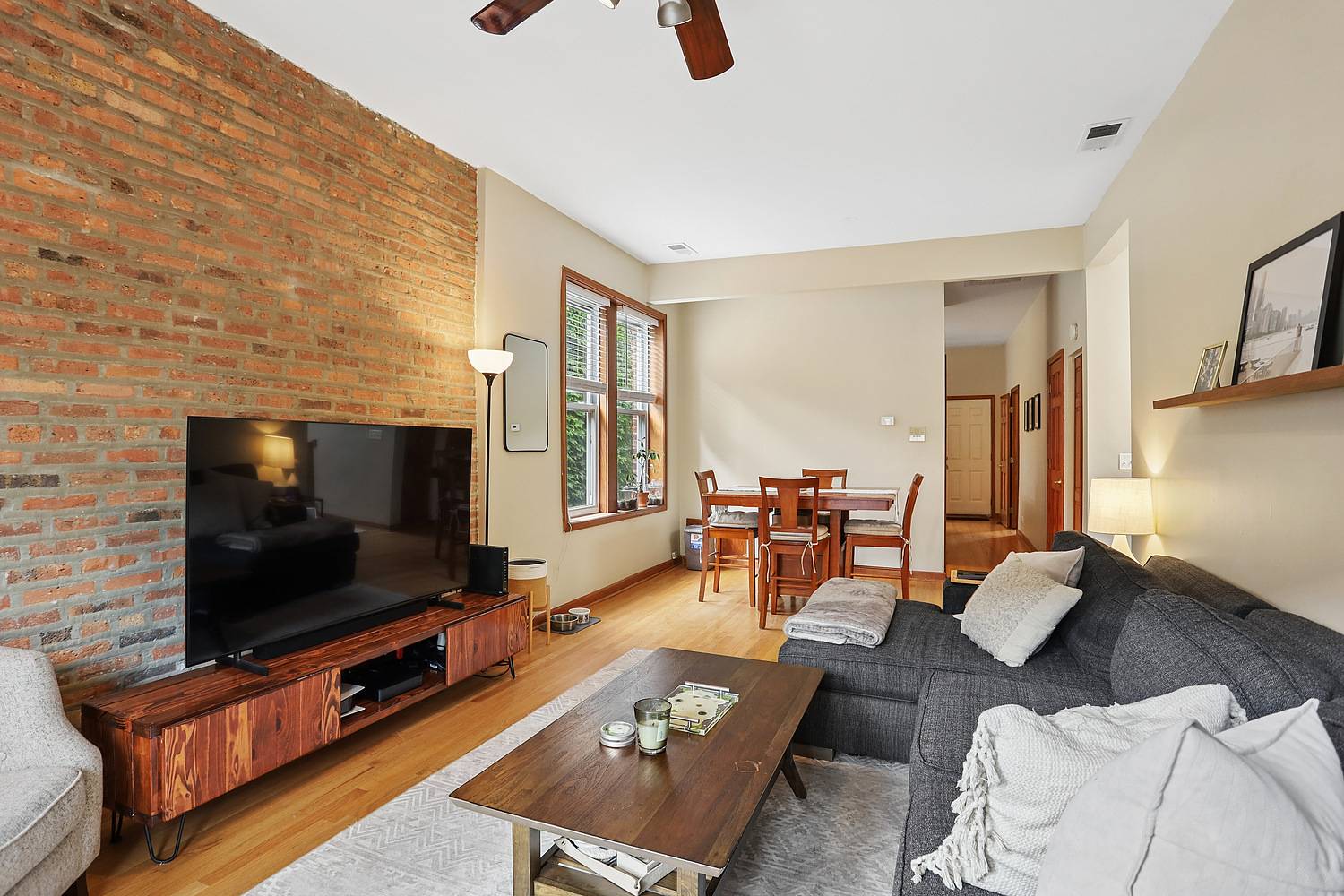 938 N Damen AVE #3F, Chicago, IL 60622