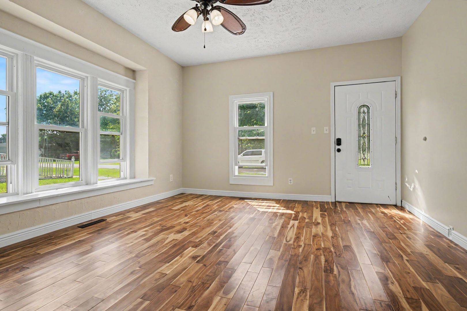 409 W Carter ST, Stanford, IL 61774